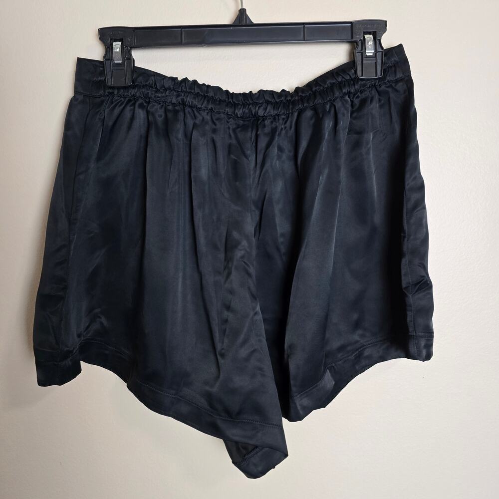 Athleta Black Calm Cool Short Size Medium NWT